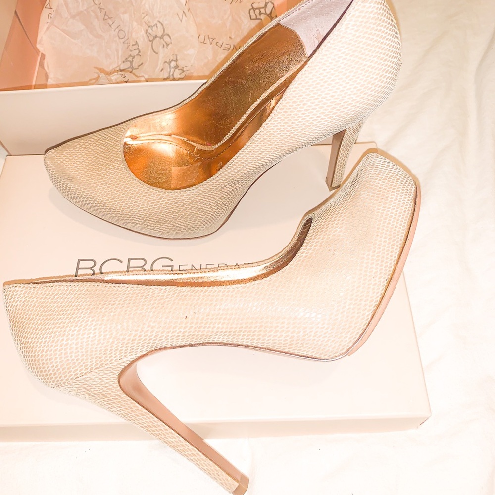 Shoes - Picture 4 of 4